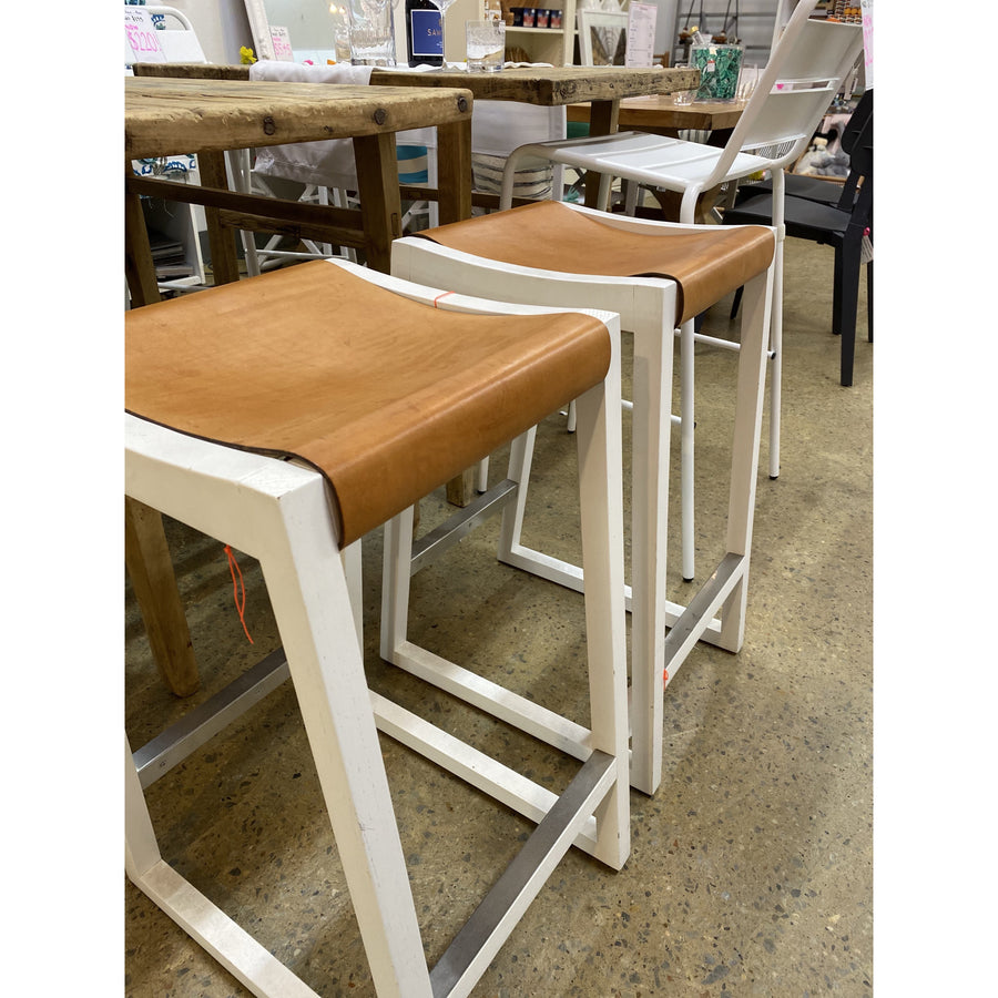 Zuster Leather Top Stool