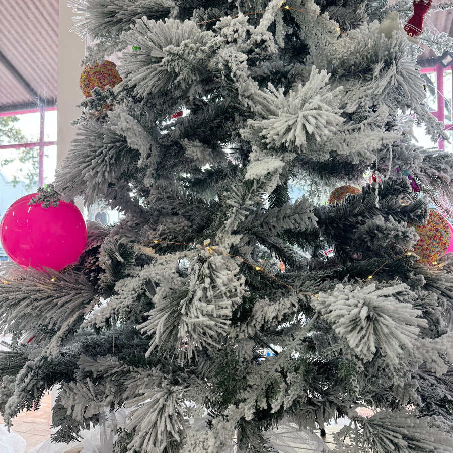 Alpine Pine Cone Christmas Tree