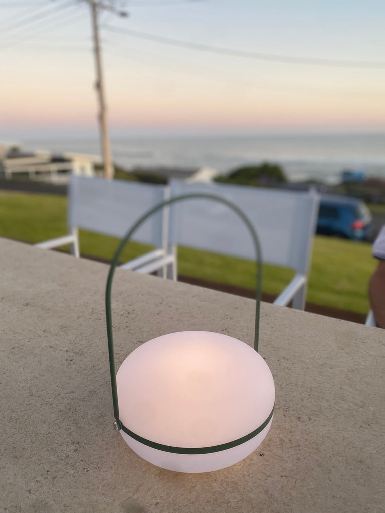 Rechargeable outdoor lamp